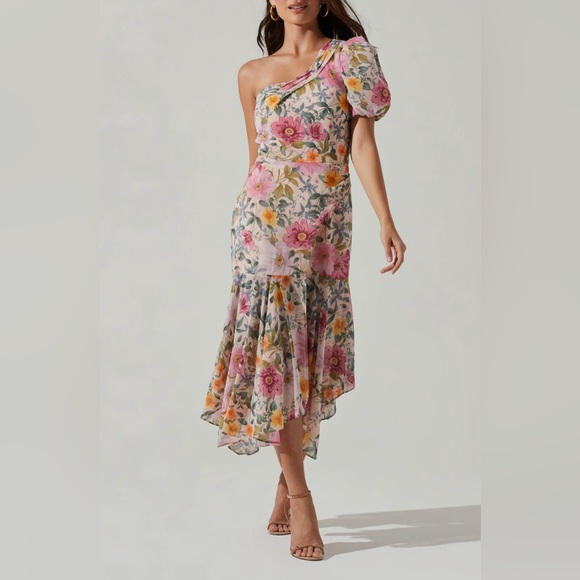 Astr Dresses & Skirts - Astr Multicolor One Shoulder Floral Dress